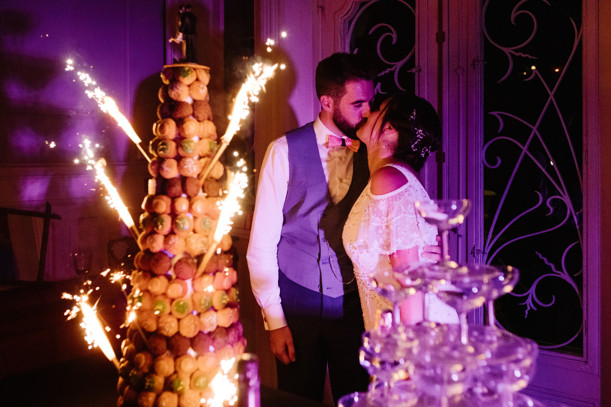 Mariage gâteau pièce montée bisous bougies et fontaine à champagne au Château de la Crête à Granville DJ Concept