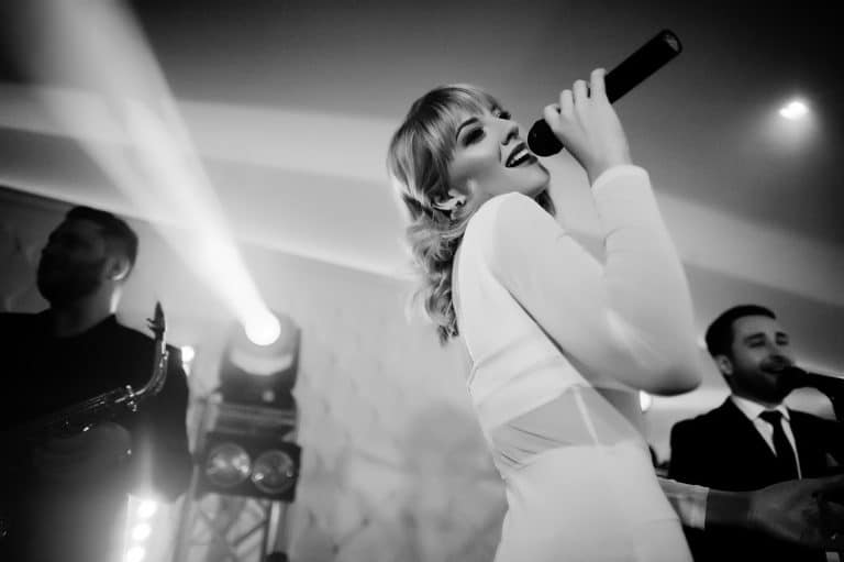 Groupe de musique chanteuse vintage cocktail dînatoire DJ Concept